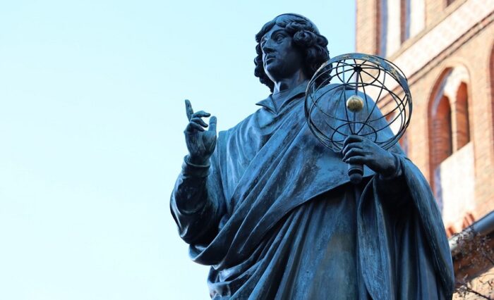 Na zdjęciu pomnik Mikołaja Kopernika.